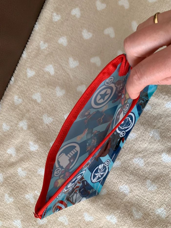 Trousse avengers😺 - photo numéro 2