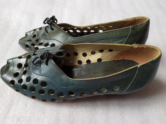 Chaussures ajourés bouts ouvertes P35,5 - photo numéro 3