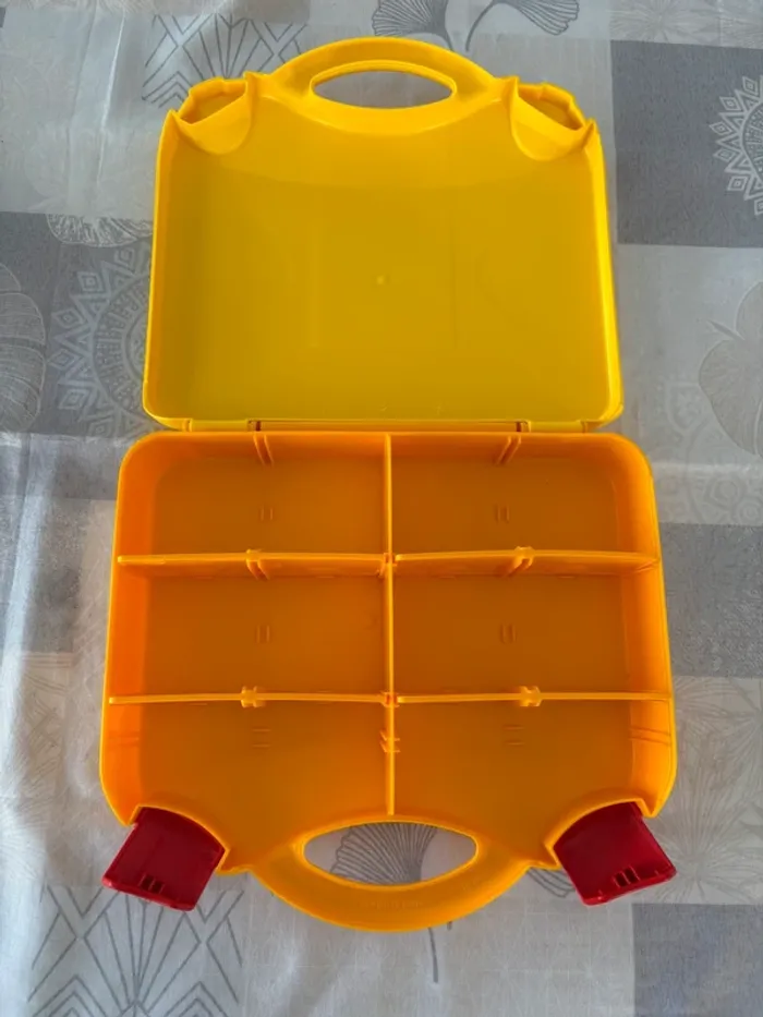 Boîte valise de rangement Lego jaune en parfait état - photo numéro 3
