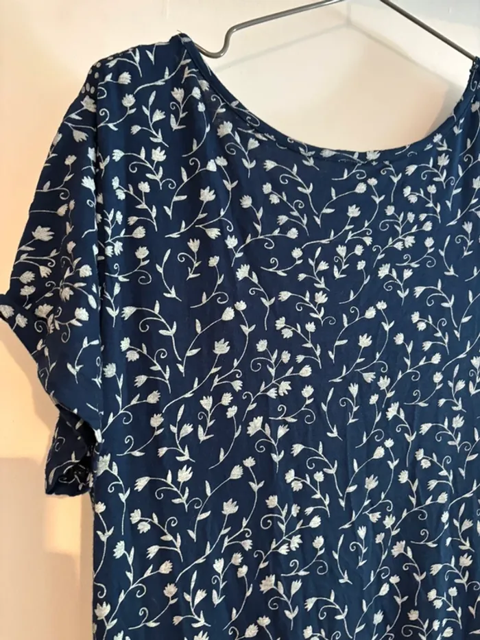 Robe Bleu Bonheur taille 44 – Imprimé fleuri bleu marine - photo numéro 4