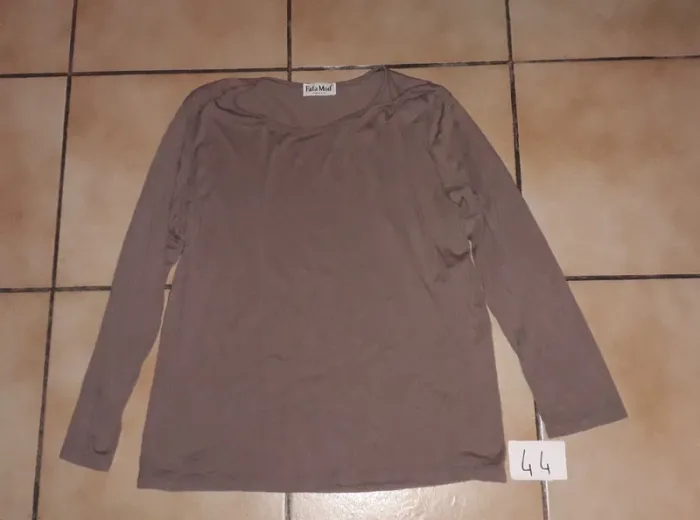 Haut manches ¾ femme T 44