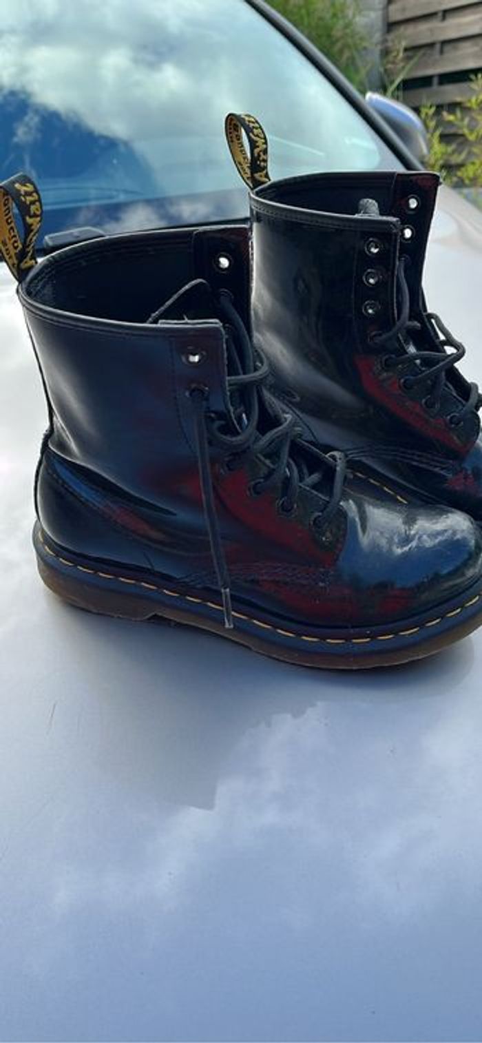 Dr Martens vernies