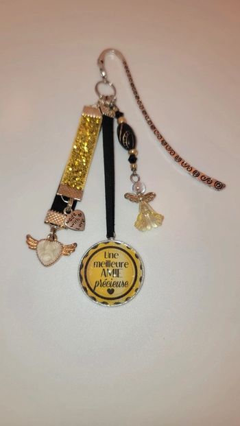 Cadeau amitié, bijoux de sac ou marque page ami