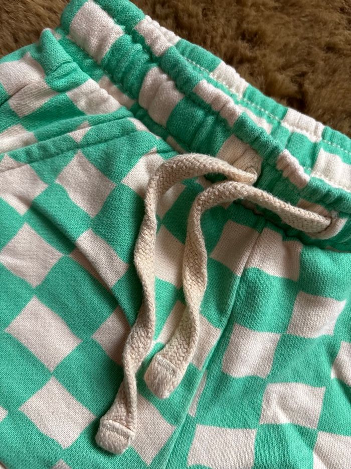 Short carreaux beige/vert KIABI t.12m - photo numéro 3