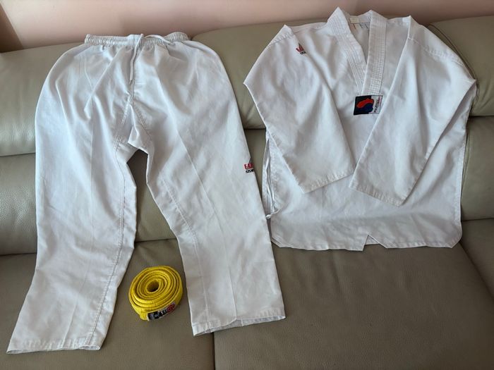 Tenue de takwondo comme neuve +ceinture jaune - photo numéro 2