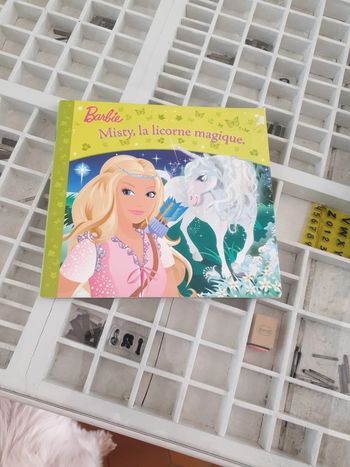 Livre barbie misty la licorne magique