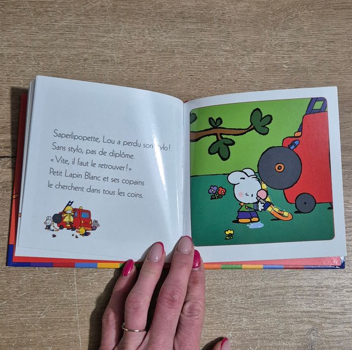 Petit Lapin Blanc chez les pompiers - photo numéro 5