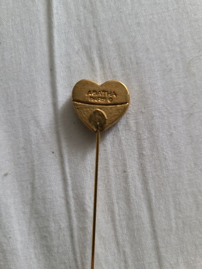 Broche pic épingle à chapeau   Agatha forme cœur avec sa pochette - photo numéro 8