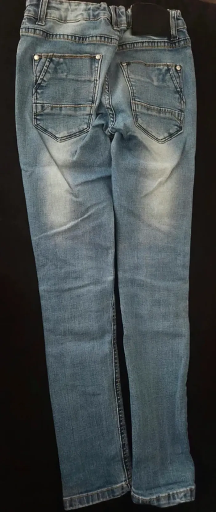 Jeans T.10 ans - photo numéro 2