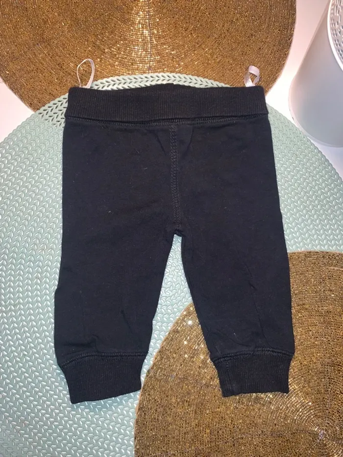 Legging noir zeeman 1 mois excellent état - photo numéro 2