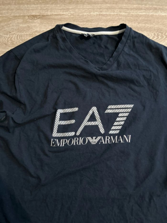 T-shirt col v léger EA7 Emporio Armani. - photo numéro 2