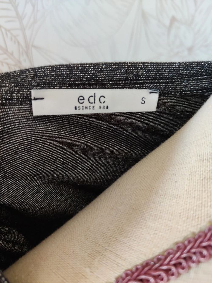 Tee-shirt manches courtes taille S - photo numéro 2