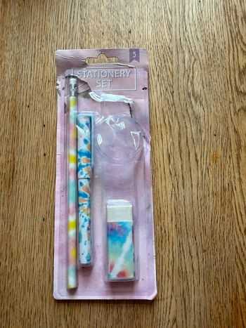 Lot gomme crayon papier stylo plume multicolore