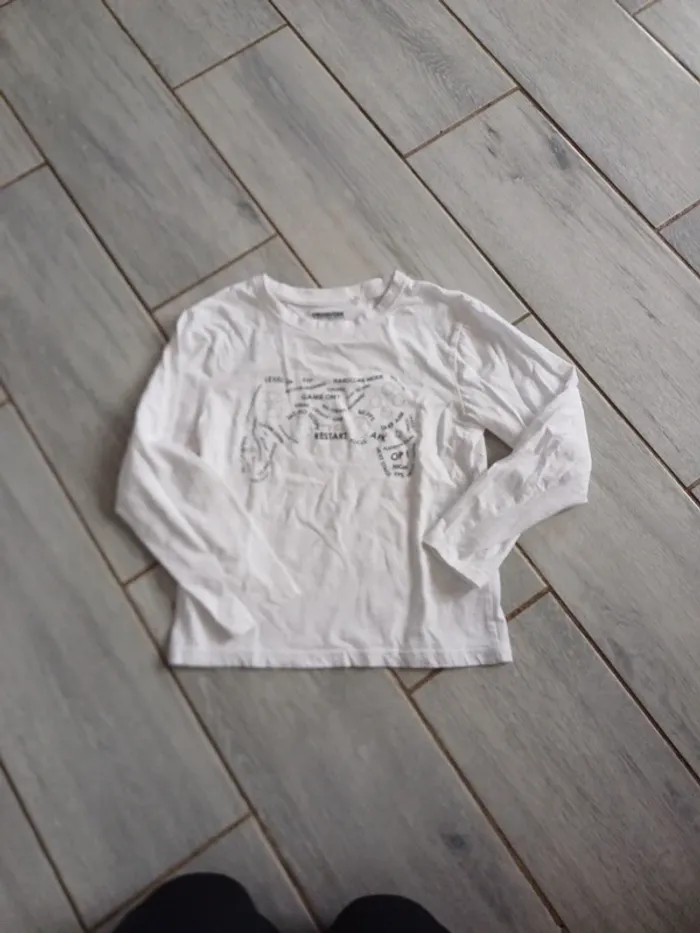 Tee shirt
