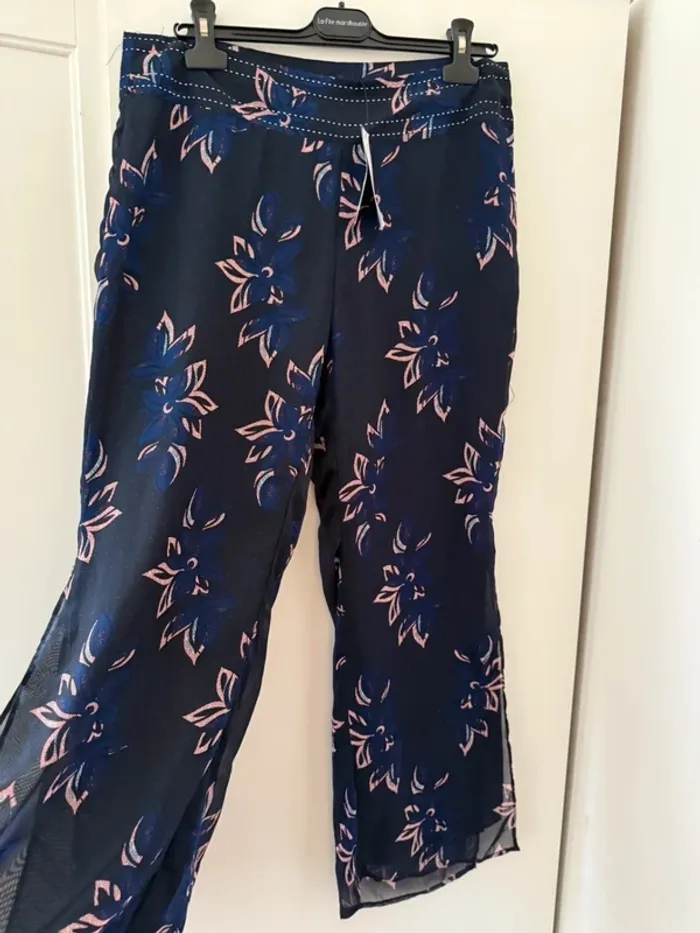Superbe pantalon fluide fleuri jambes larges neuf avec étiquette Miss Captain Trend 🌸 42 - photo numéro 4