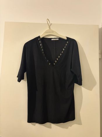 Haut noir daim avec trous  dorés Allyson taille M