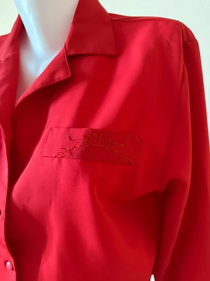 Blouse vintage rouge en très bon état taille 40-42 - photo numéro 4