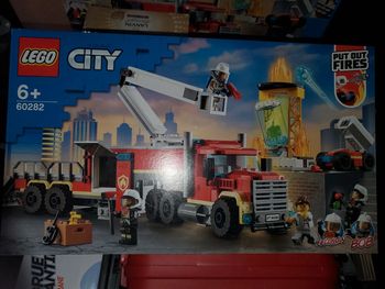 Lego city grand camion de pompiers.