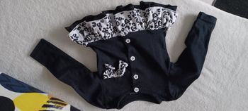 Très jolie petite veste bébé fille T 6 mois