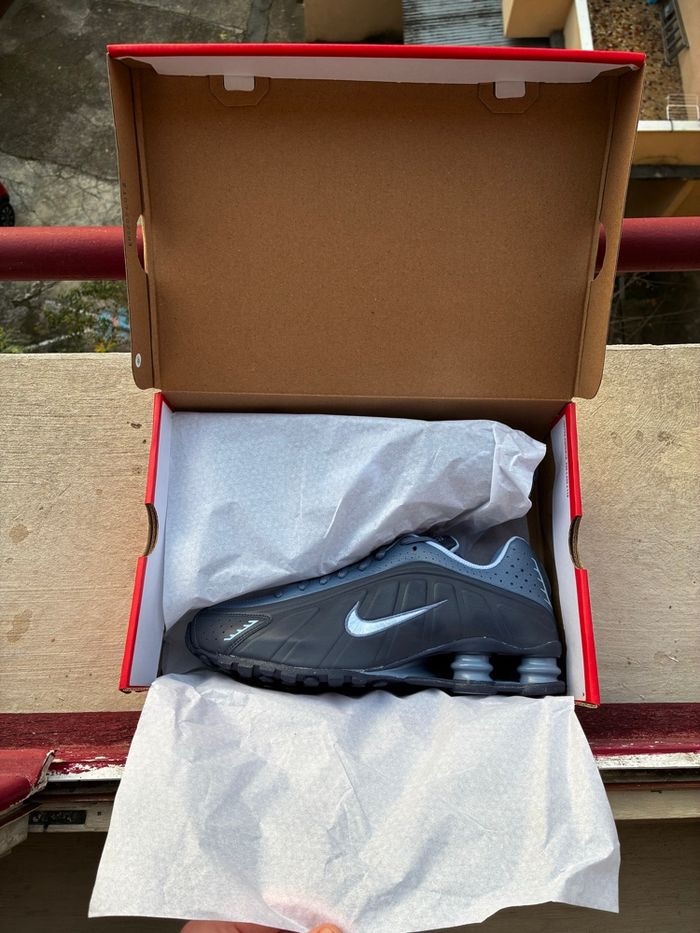 Nike Shox R4 Obsidian/Diffused Blue/Aluminum - photo numéro 5