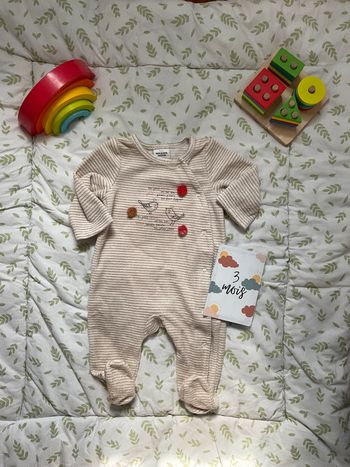 pyjama grenouillère en velours beige à paillette 3 mois tape à l'oeil ouverture devant