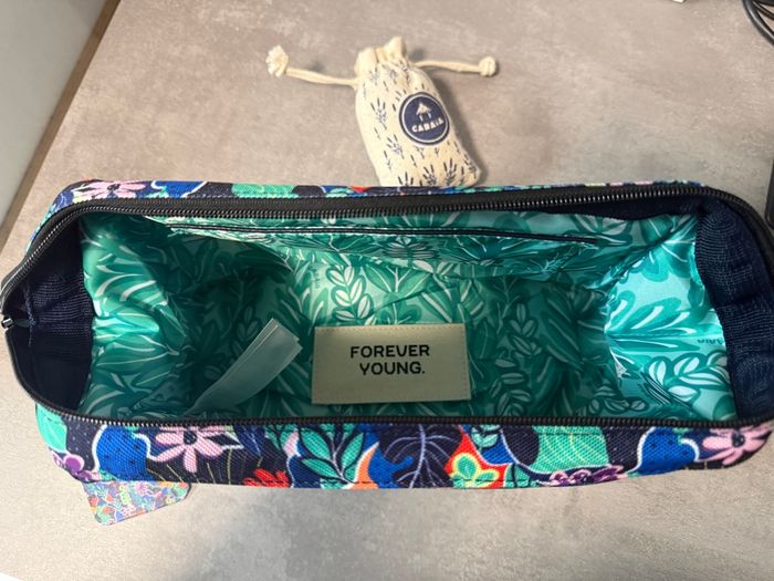 Trousse de toilette Paraty CABAIA - photo numéro 2