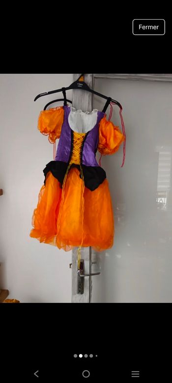 Robe d'halloween avec serre terre