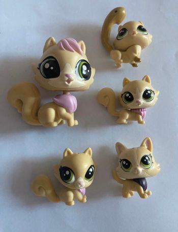 Figurines PetShop famille chat