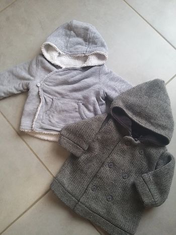 Lot de 2 vestes à capuche en 6 mois
