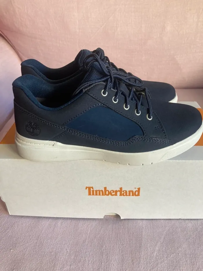 Timberlande baskets en cuir bleu marine bleu foncé blanche lacets taille 34 - photo numéro 4