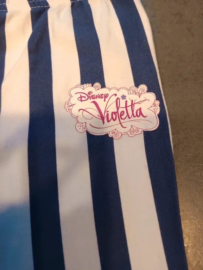 Vends pyjamas fin 2 pièces Disney Violetta taille 14 ans . - photo numéro 6