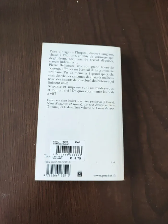 Livre Crimes de sang 1 - photo numéro 2