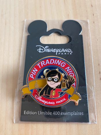 Indestructibles violette Disney pixar Disneyland Paris night ptn