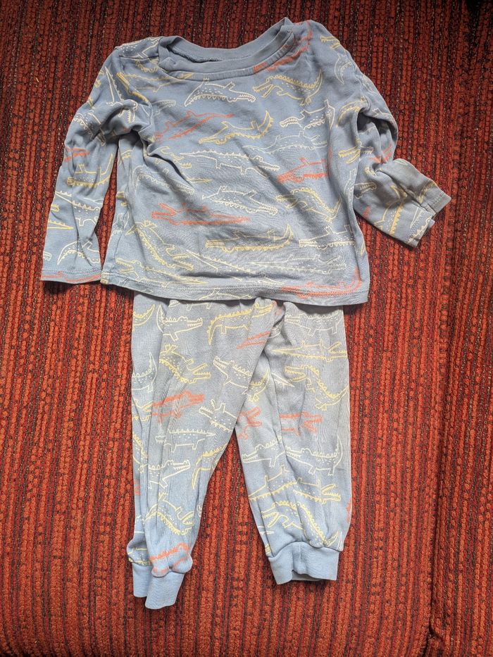 Lot de pyjamas et bodies 6 et 9 mois - photo numéro 3