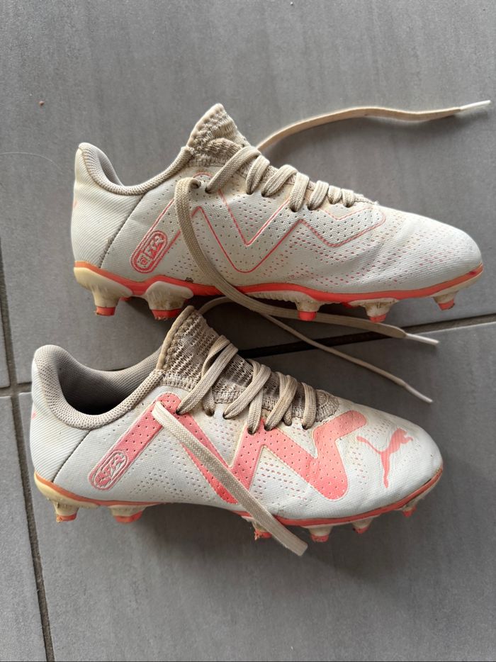 Chaussures de foot pointure 31 - photo numéro 2