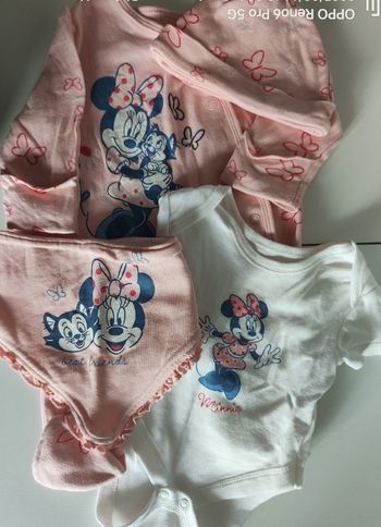 Ensemble bodie + pyjama léger+ bonnet et bandana 0-3 mois