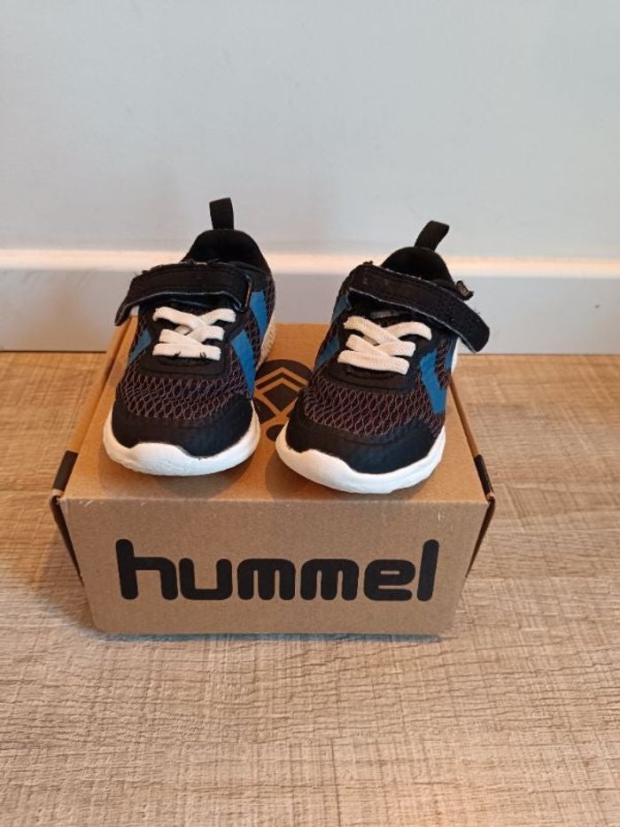 Paire de basket Hummel taille 23