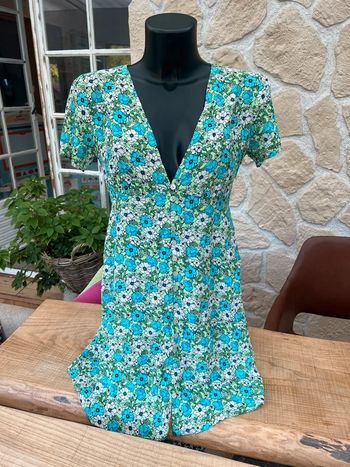 Robe été femme stradivarius taille M 38 neuve étiquetée Zara  bleu à fleurs style hippie 60’s