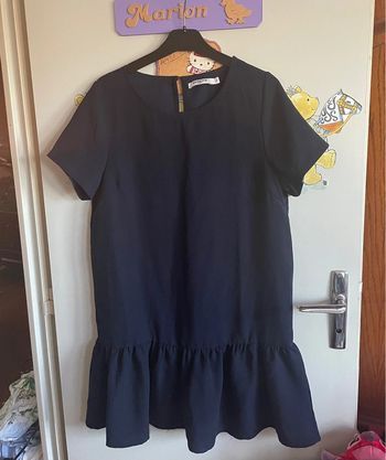 Robe bleu marine à manches courtes avec volants dans le bas, taille S, marque Sweewë
