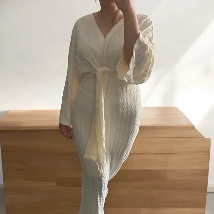 Robe longue blanche chic 🤍 col V nouée à la taille | soirée, mariage, été élégance - photo numéro 2