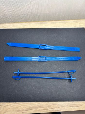 Accessoire Big Jim Mattel ski bleu et bâton vintage figurine