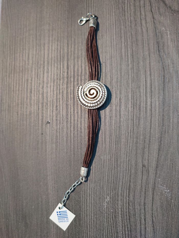 Bracelet marron coquillage made in greece
