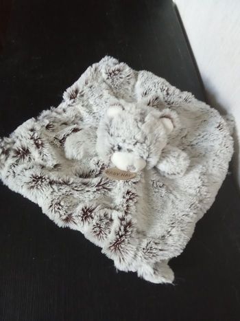 Doudou mouchoir très doux  tête ours  gris, blanc marque babynat'