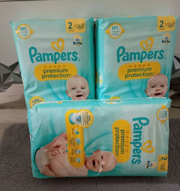 Lot de 3 paquets de couches Pampers premium protection taille 2