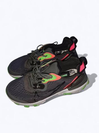 Baskets Nike taille 39 en très bon état. Peu portées.