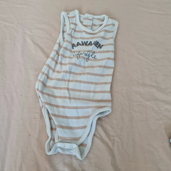 7 bodys 18 mois - photo numéro 3