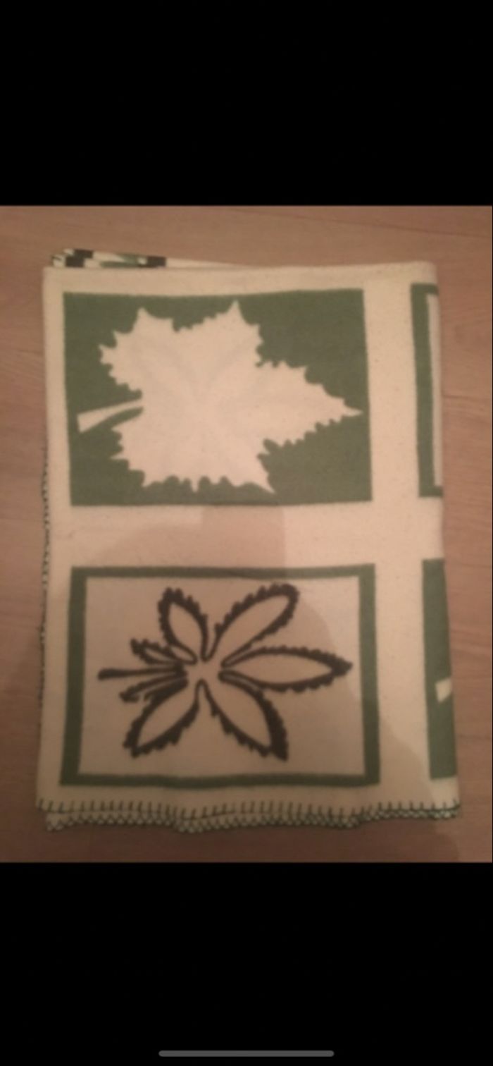 Plaide blanc/creme et vert en feuille 🍃 beau model