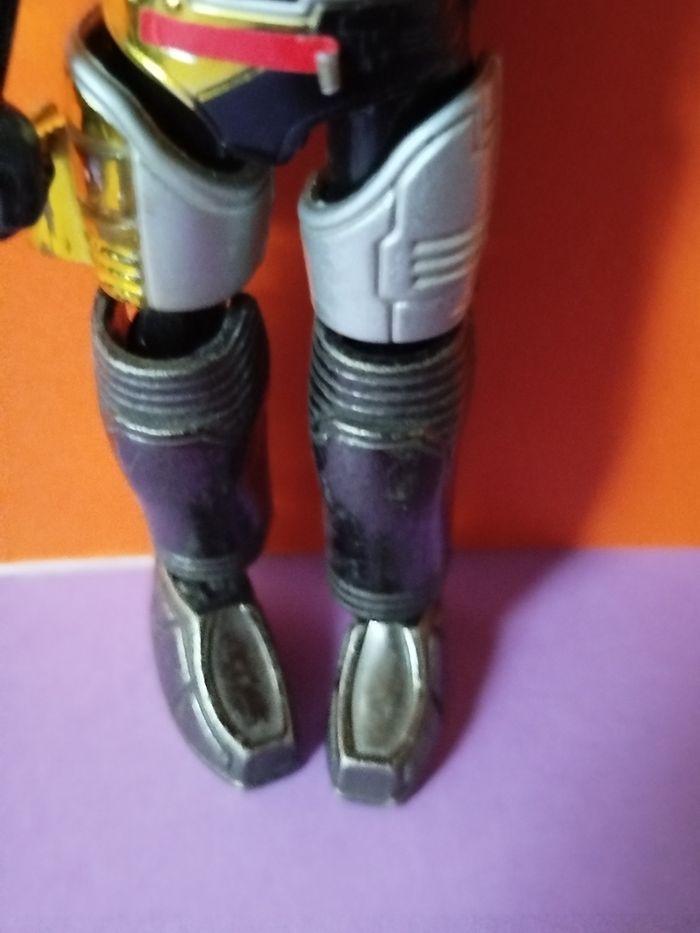 Figurine Winspector jaune - photo numéro 3