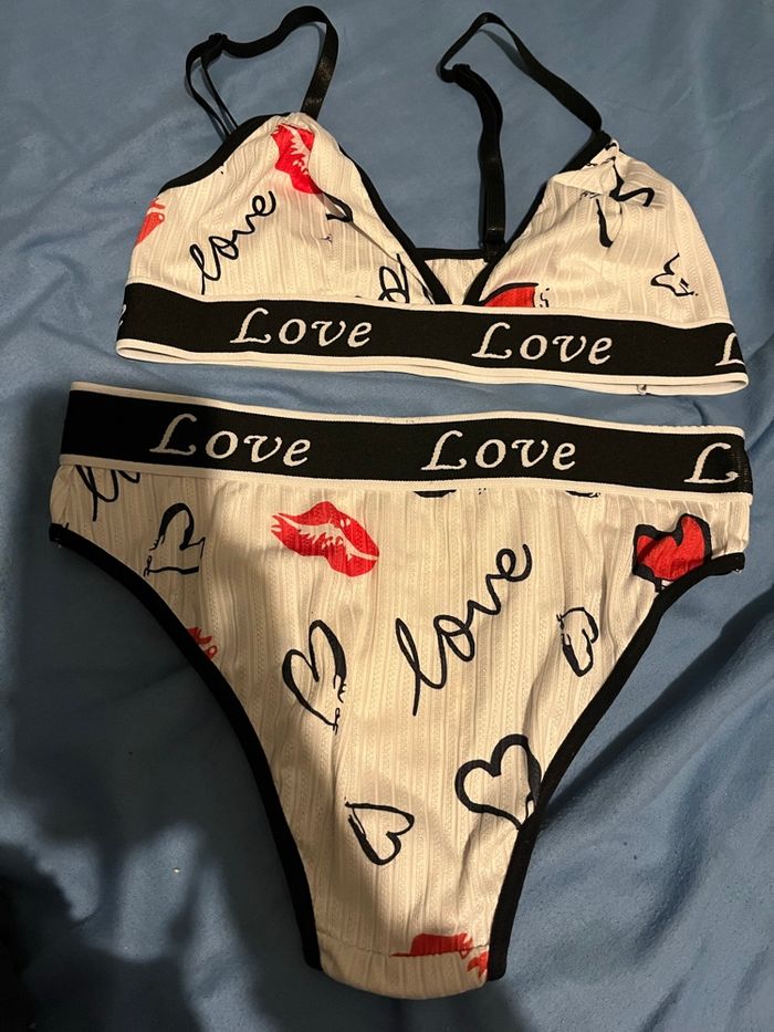 Ensemble de soutien gorge + culotte - photo numéro 2