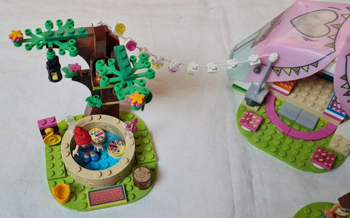 Lego Friends Le camping glamour dans la nature 41392 - photo numéro 3